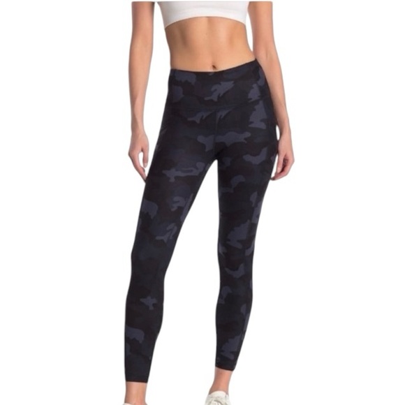 90 DEGREE BY REFLEX Camo Print Hi Rise Ankle Legging L NWOT - Picture 1 of 8